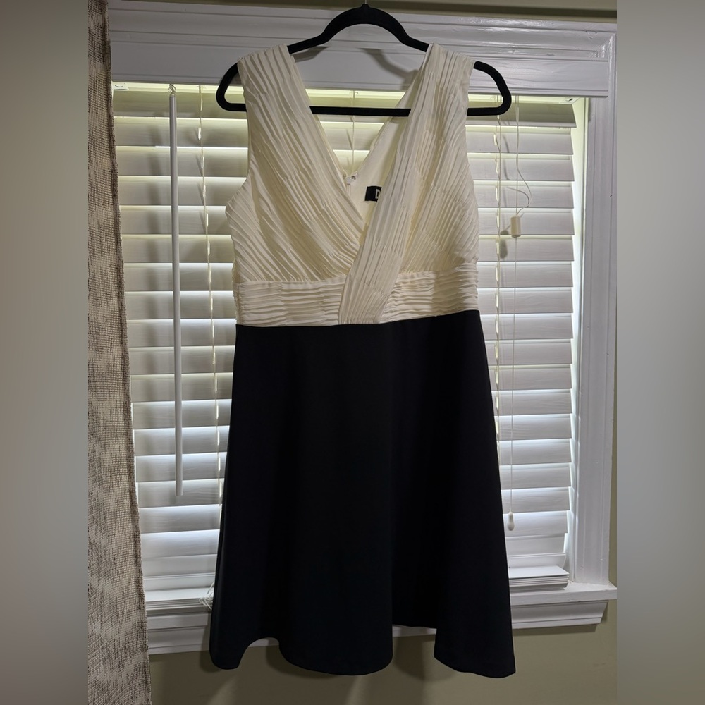 DKNY Two-Tone Dress - Black & Cream